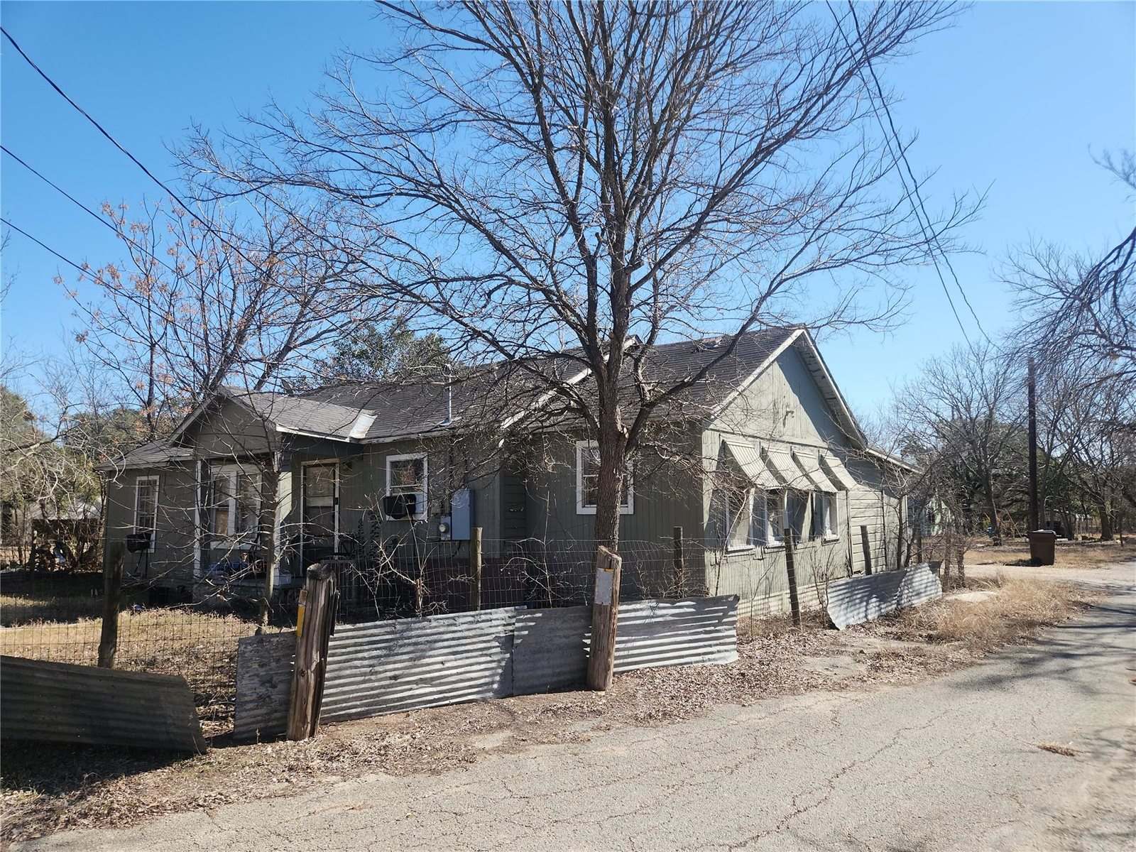 1006 Proctor St, Lockhart, TX 78644