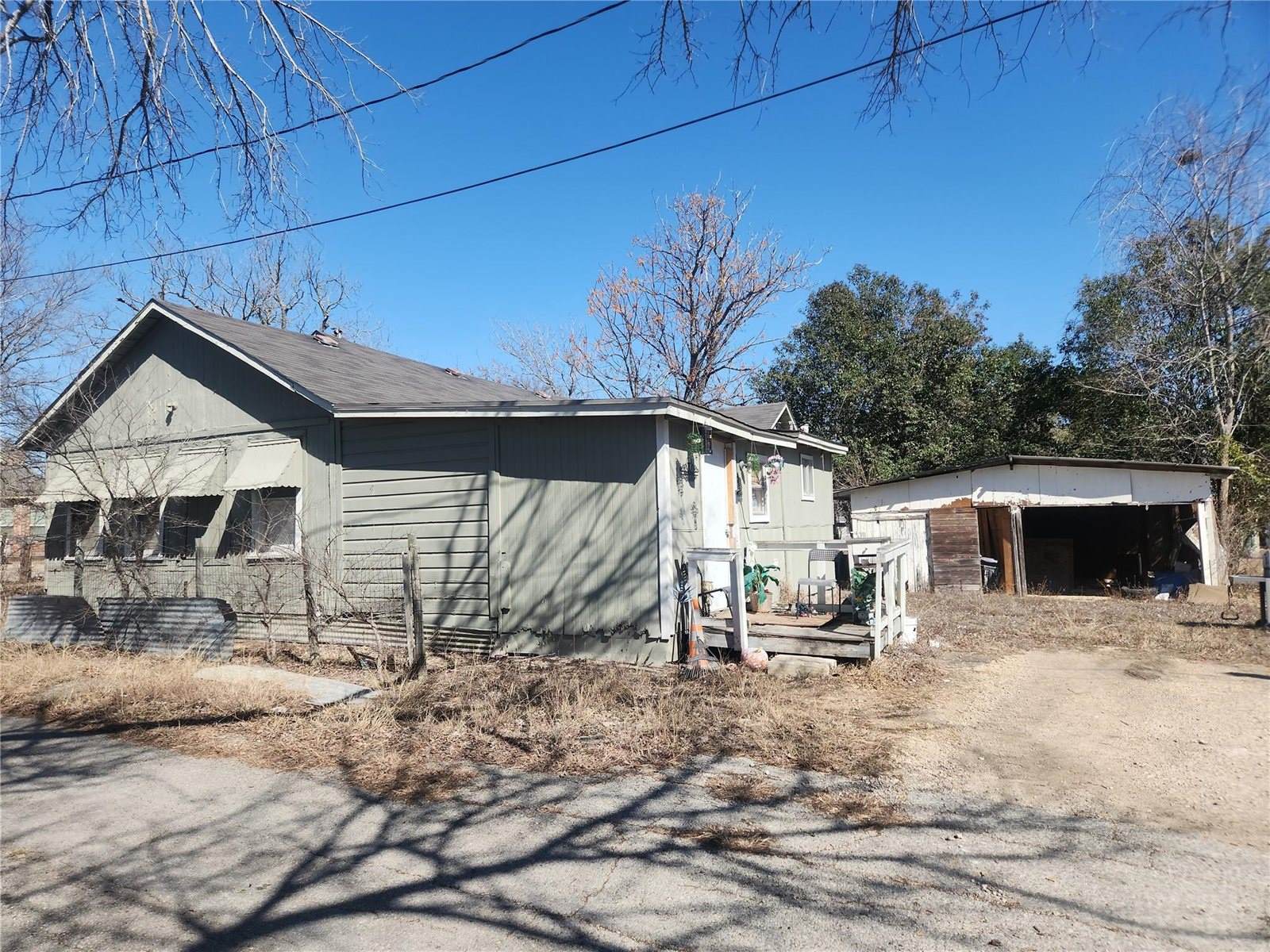 1006 Proctor St, Lockhart, TX 78644