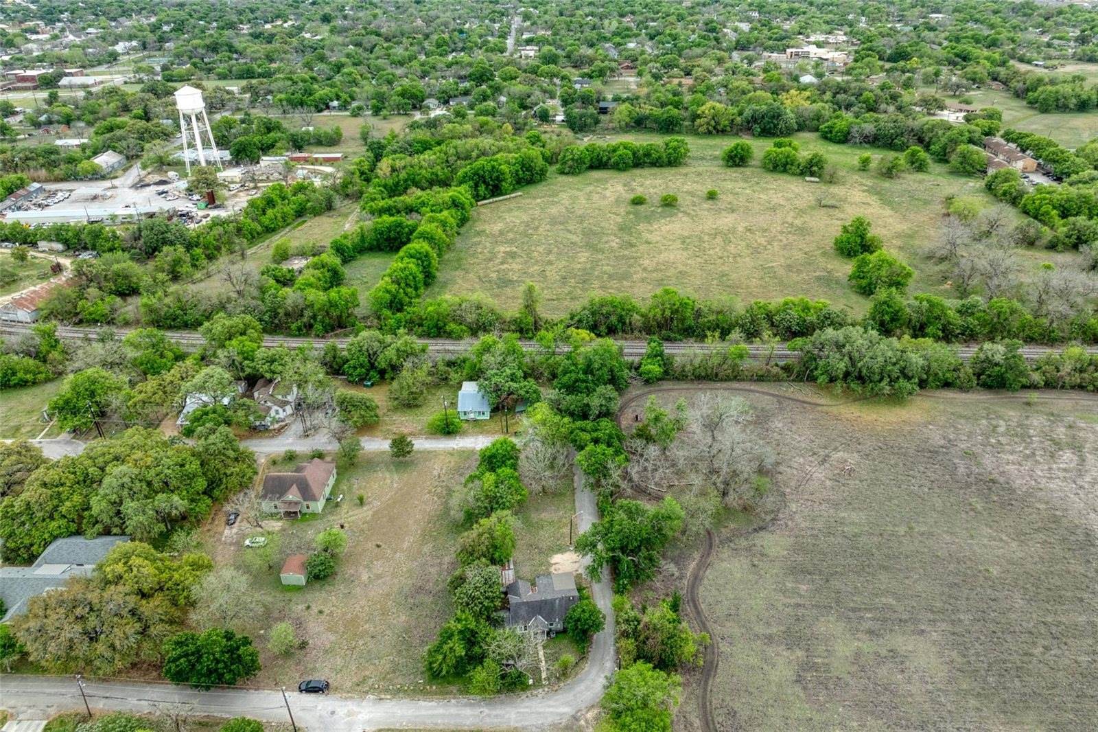 1006 Proctor St, Lockhart, TX 78644