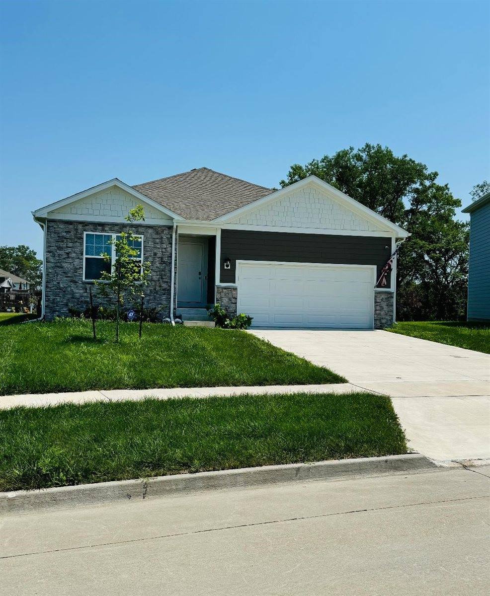 82 Dakota Circle, Waukee, IA 50263