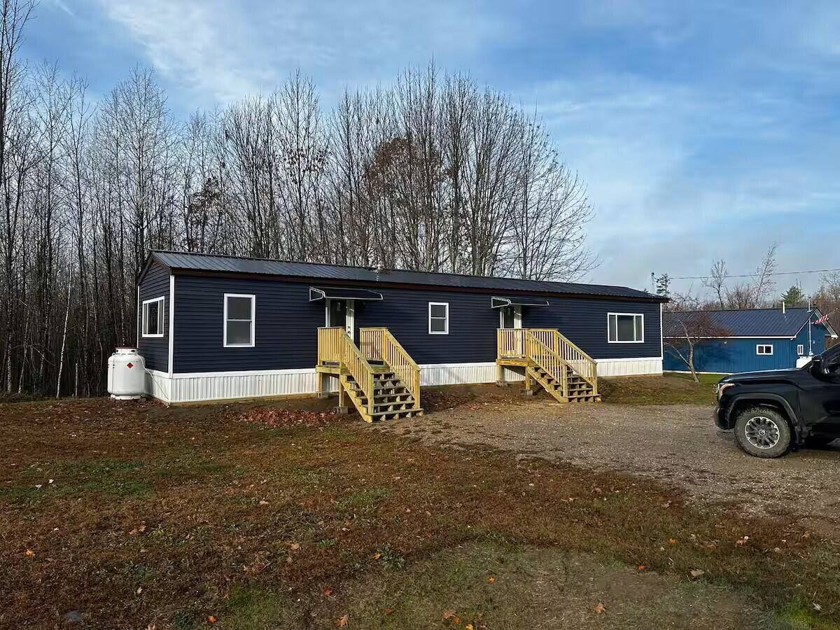 550 Troy Road, Detroit, ME 04929