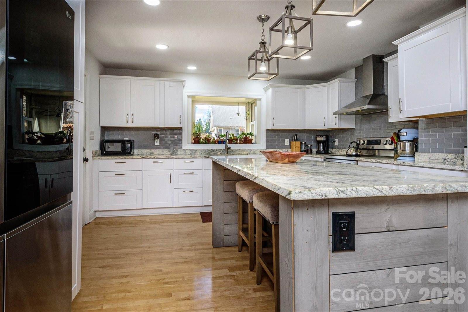 116 Thornbird Avenue, Hendersonville, NC 28792