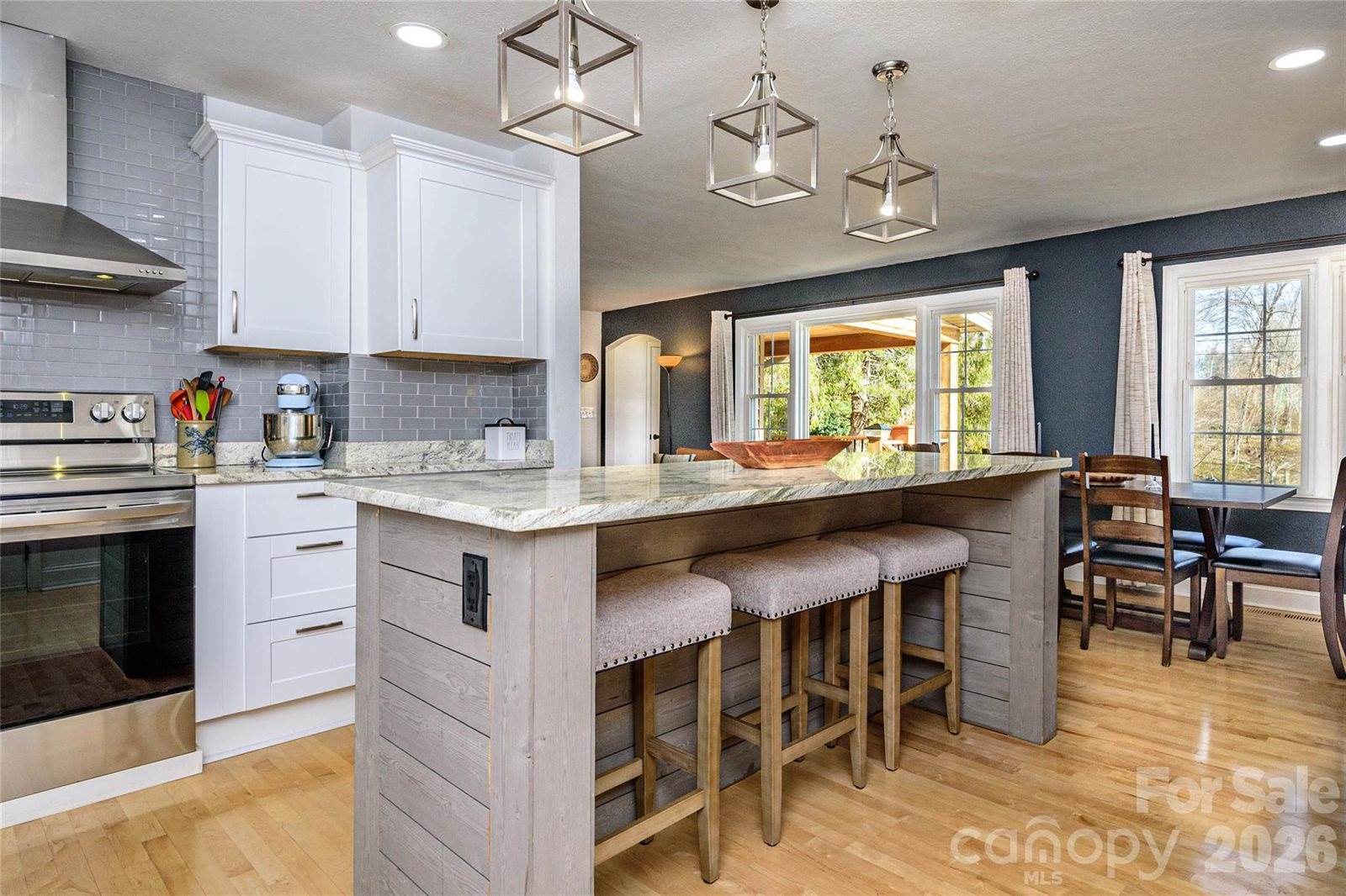 116 Thornbird Avenue, Hendersonville, NC 28792