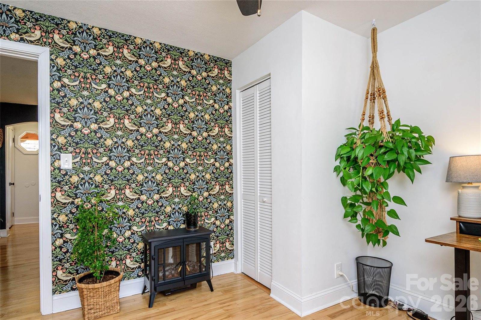 116 Thornbird Avenue, Hendersonville, NC 28792