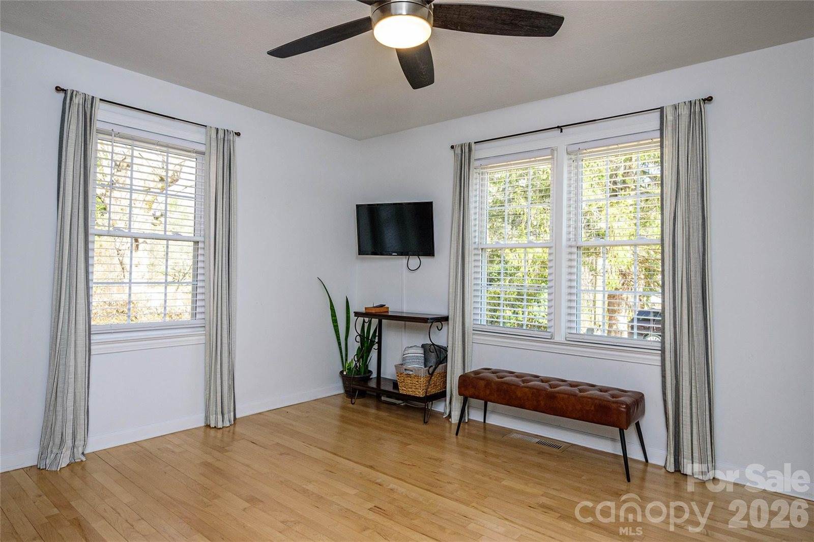 116 Thornbird Avenue, Hendersonville, NC 28792