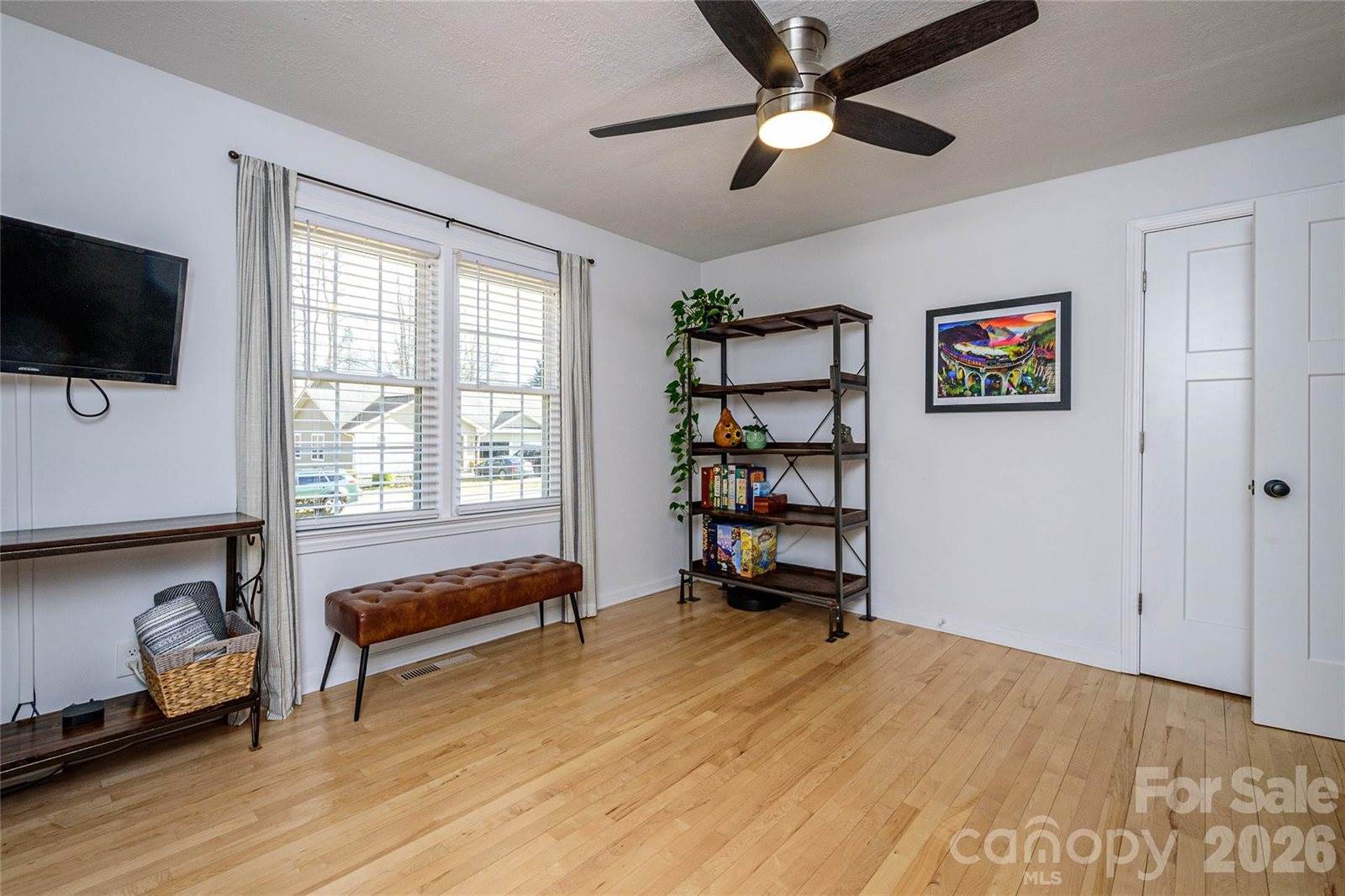 116 Thornbird Avenue, Hendersonville, NC 28792