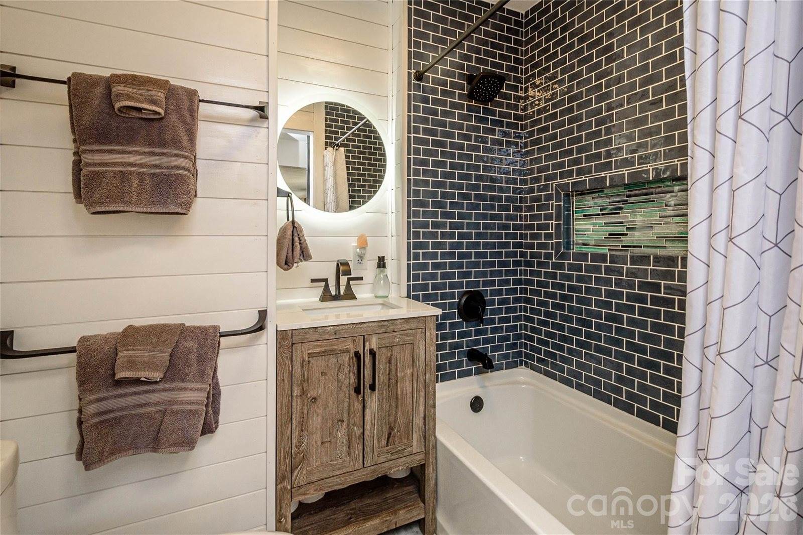 116 Thornbird Avenue, Hendersonville, NC 28792