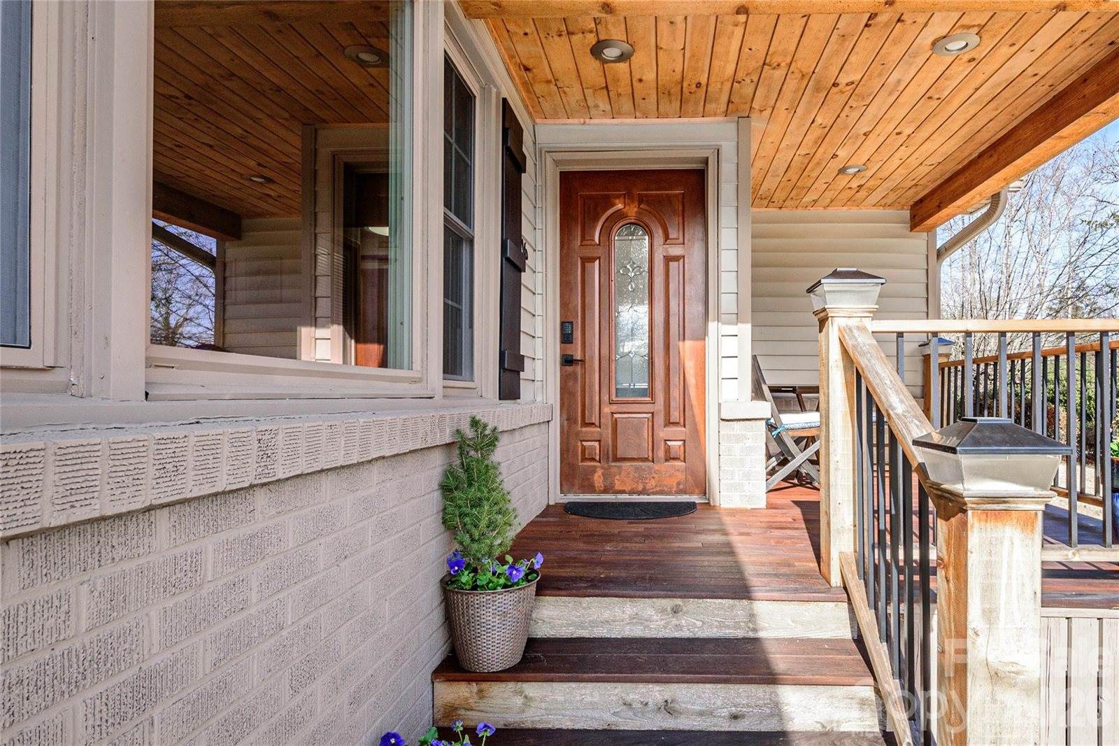 116 Thornbird Avenue, Hendersonville, NC 28792