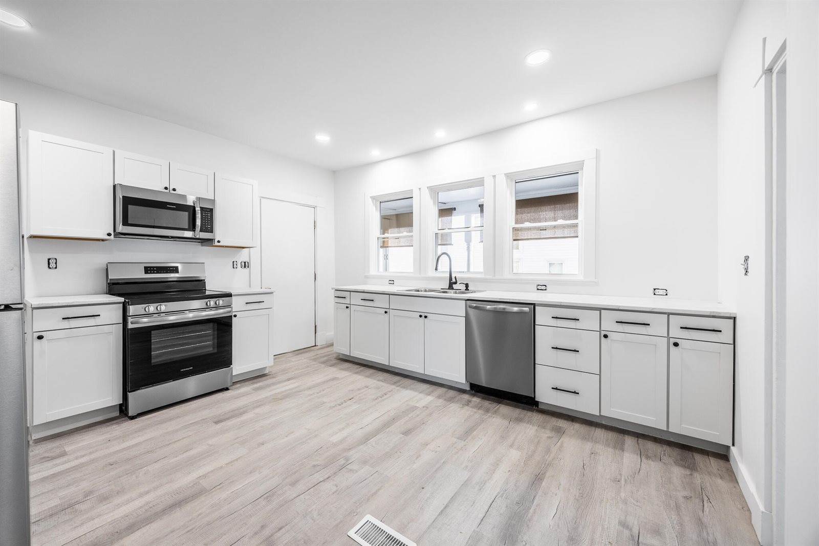 229 Center Street, Bangor, ME 04401