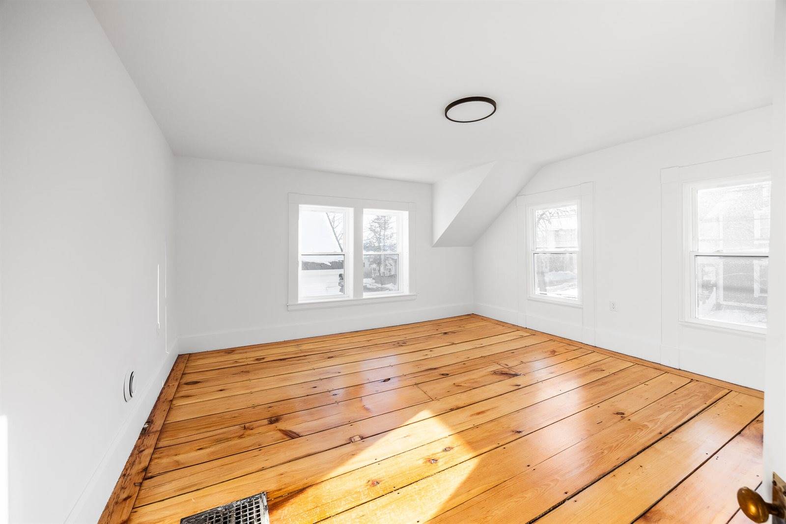 229 Center Street, Bangor, ME 04401