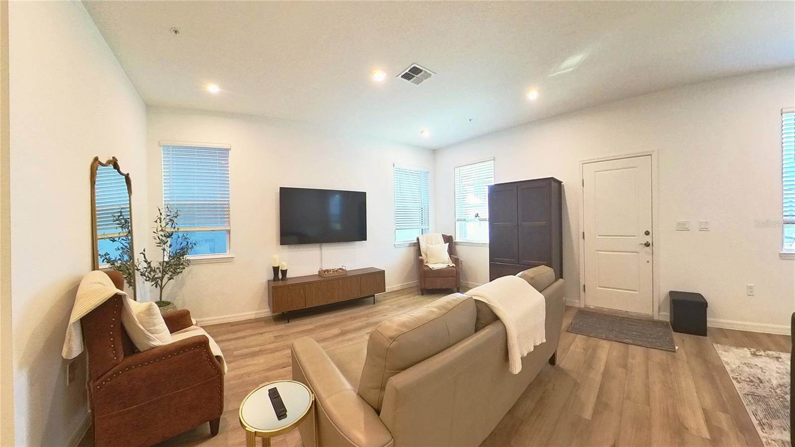 554 Orient Avenue, Debary, FL 32713