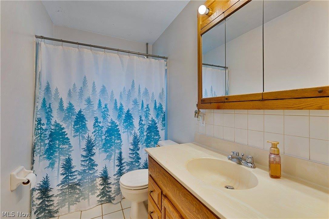 9868 Unity Road, Poland, OH 44514