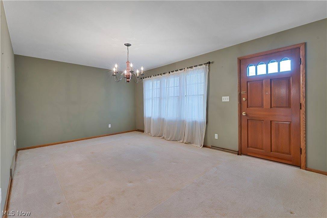 6599 Struthers Road, Poland, OH 44514