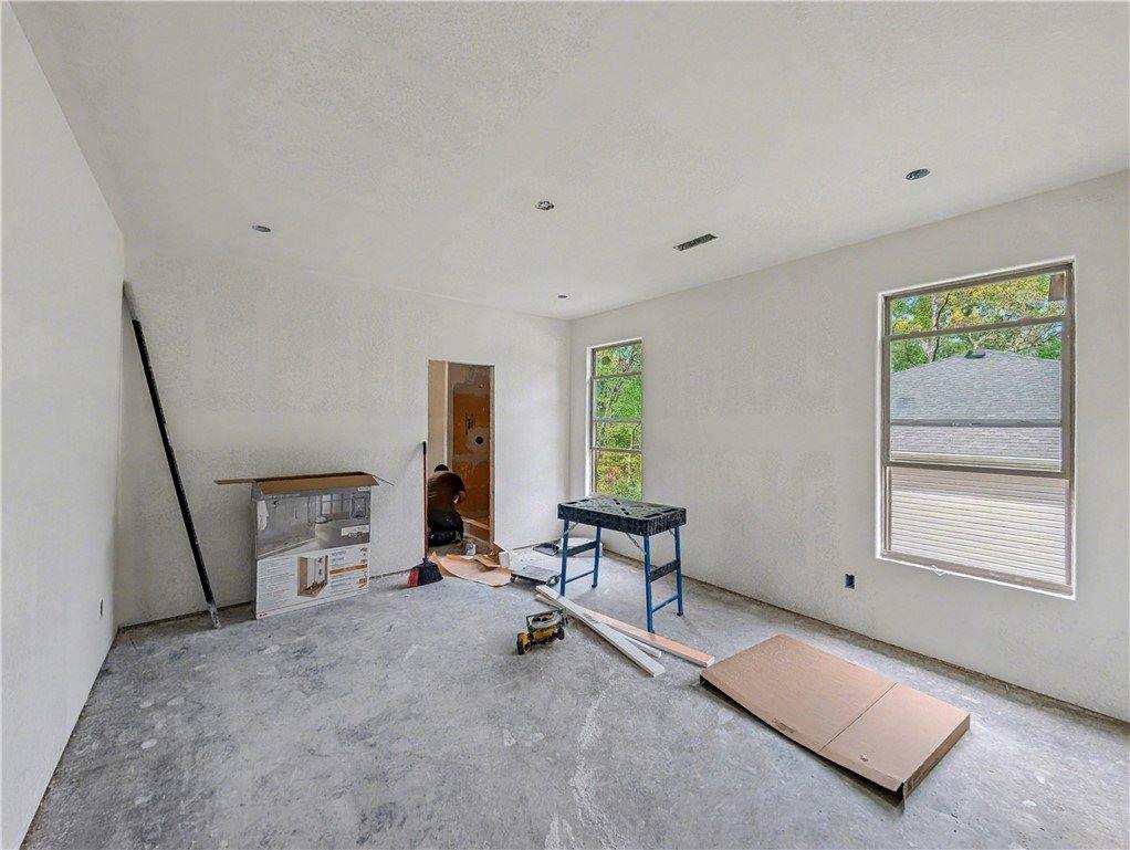 17 Ironside Lane, Bella Vista, AR 72715