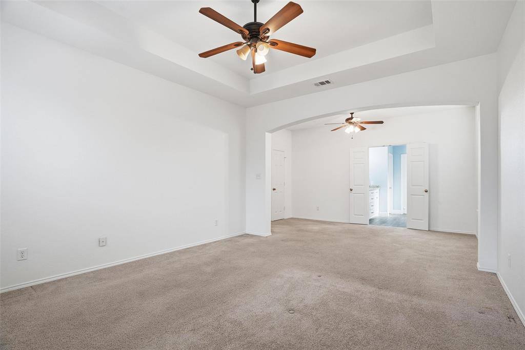 508 Lakeview Circle, Burleson, TX 76028