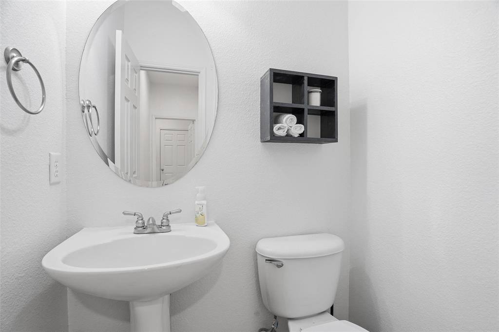 508 Lakeview Circle, Burleson, TX 76028