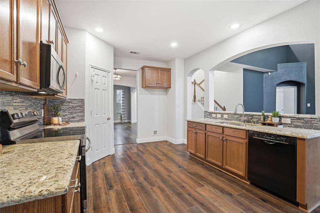 508 Lakeview Circle, Burleson, TX 76028