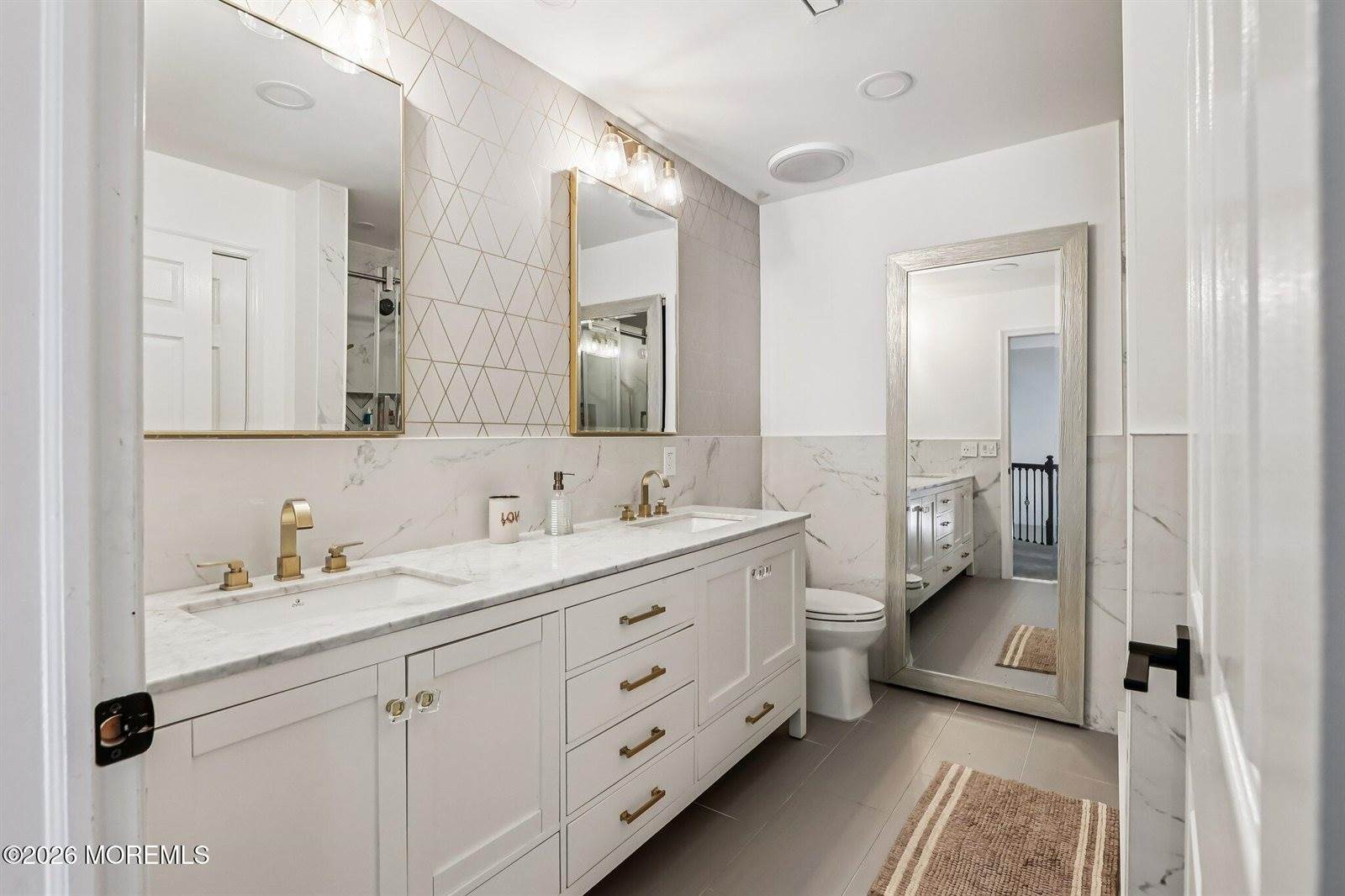 9 Winners Circle, Manalapan, NJ 07726