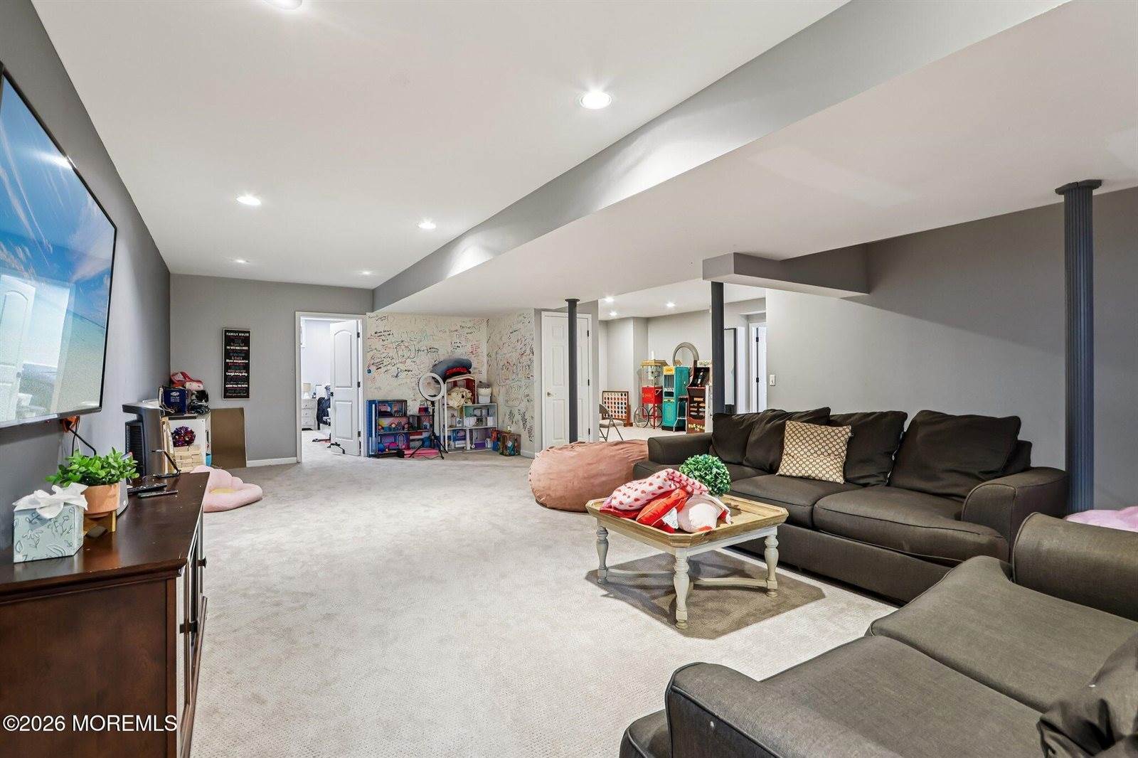 9 Winners Circle, Manalapan, NJ 07726