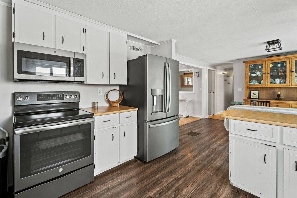 611 Horseback Road, Carmel, ME 04419