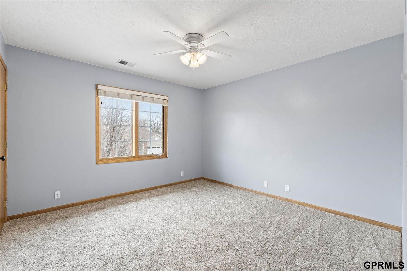 907 Woodland Avenue, Papillion, NE 68046