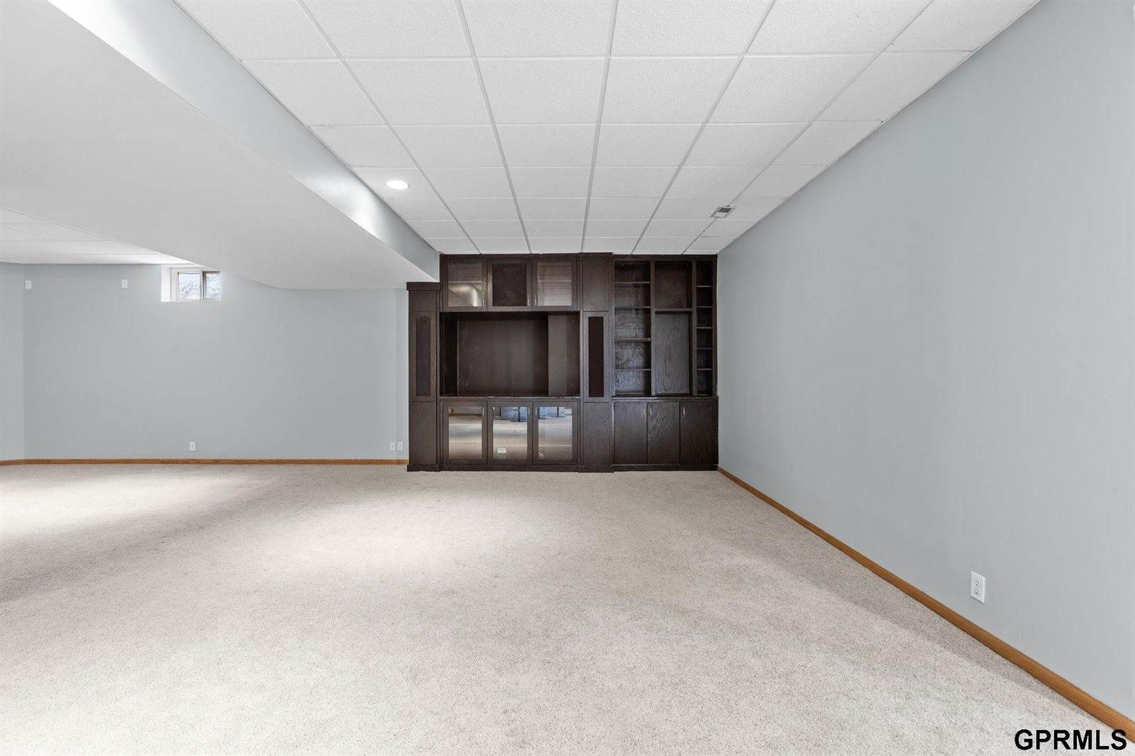 907 Woodland Avenue, Papillion, NE 68046