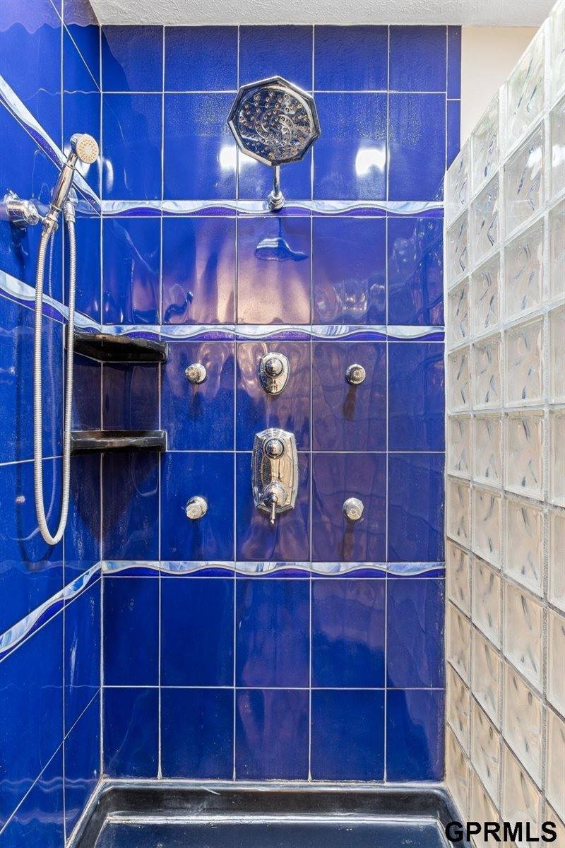 907 Woodland Avenue, Papillion, NE 68046