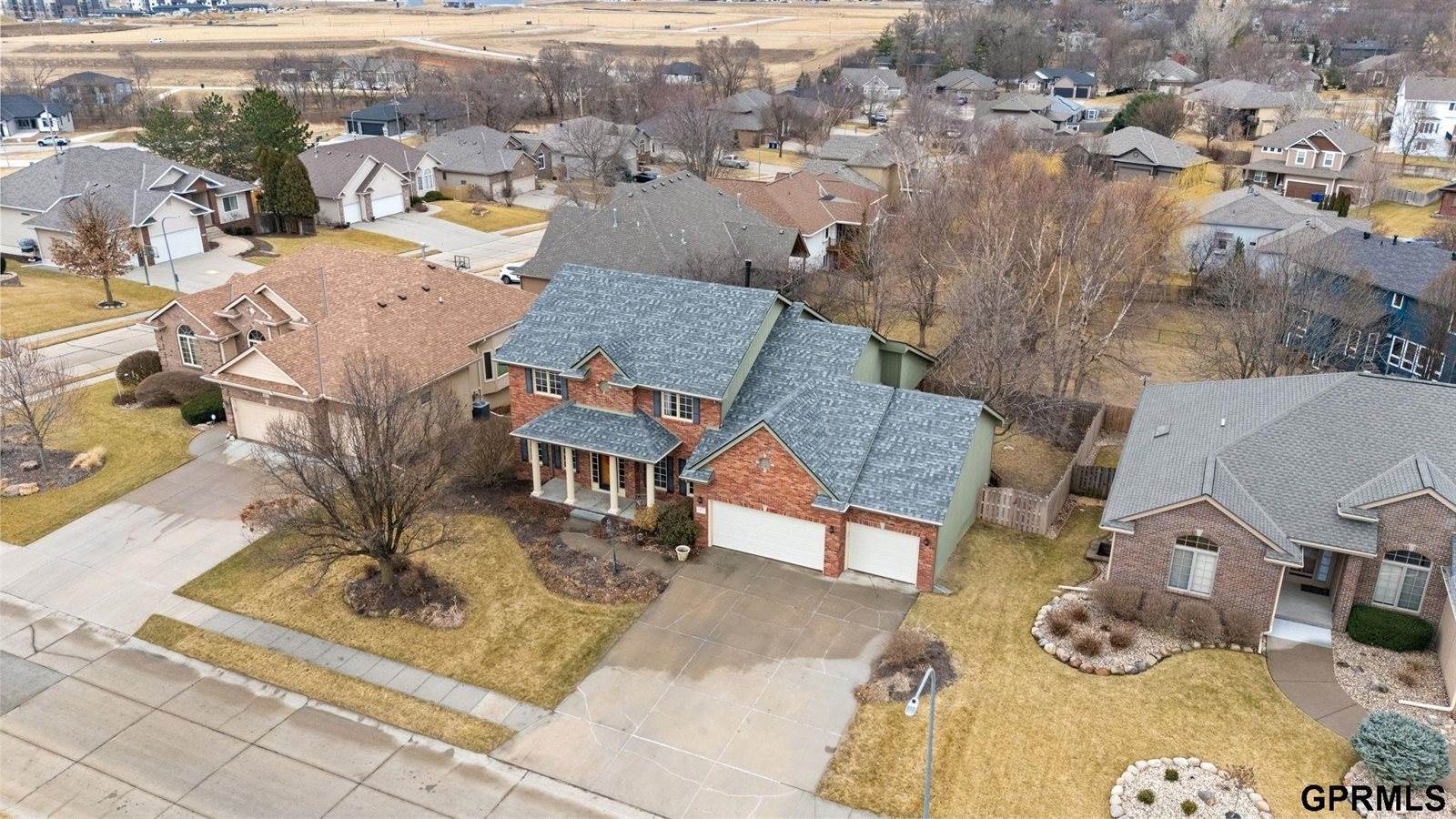 907 Woodland Avenue, Papillion, NE 68046