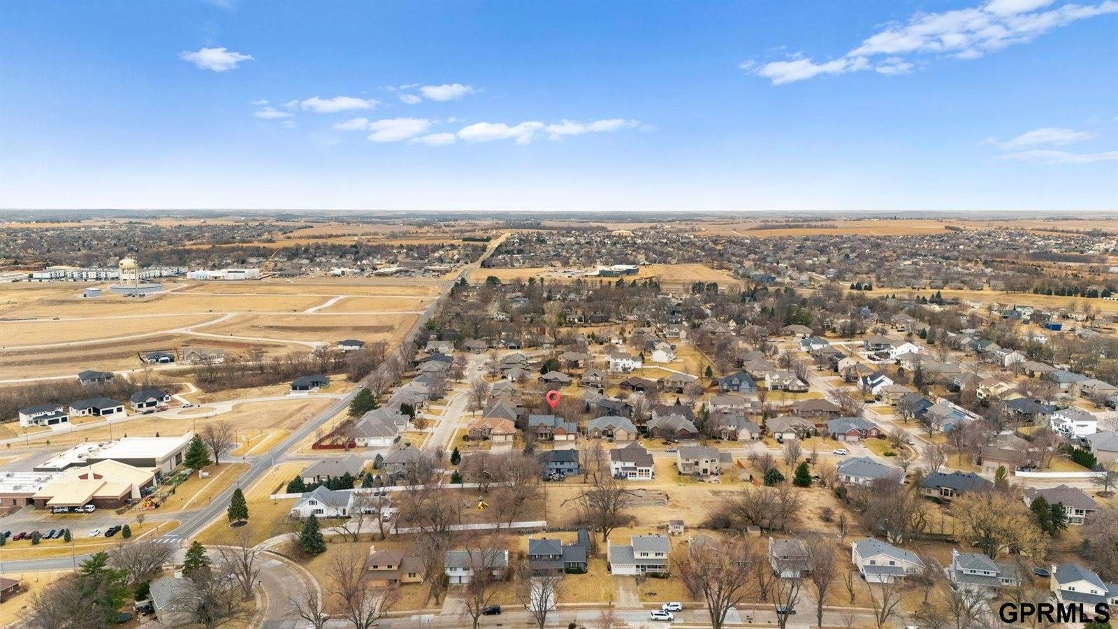 907 Woodland Avenue, Papillion, NE 68046