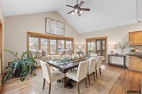 907 Woodland Avenue, Papillion, NE 68046