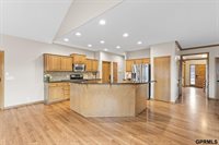 907 Woodland Avenue, Papillion, NE 68046