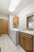 907 Woodland Avenue, Papillion, NE 68046