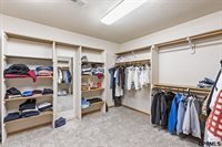 907 Woodland Avenue, Papillion, NE 68046