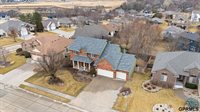 907 Woodland Avenue, Papillion, NE 68046