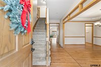 907 Woodland Avenue, Papillion, NE 68046