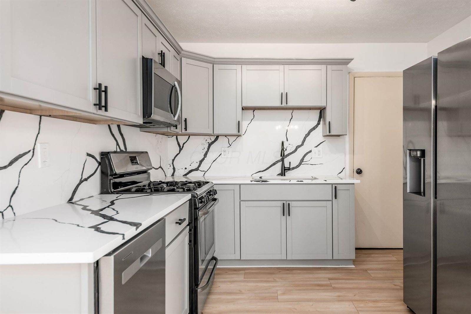 2350 Edenburgh Drive South, Columbus, OH 43219