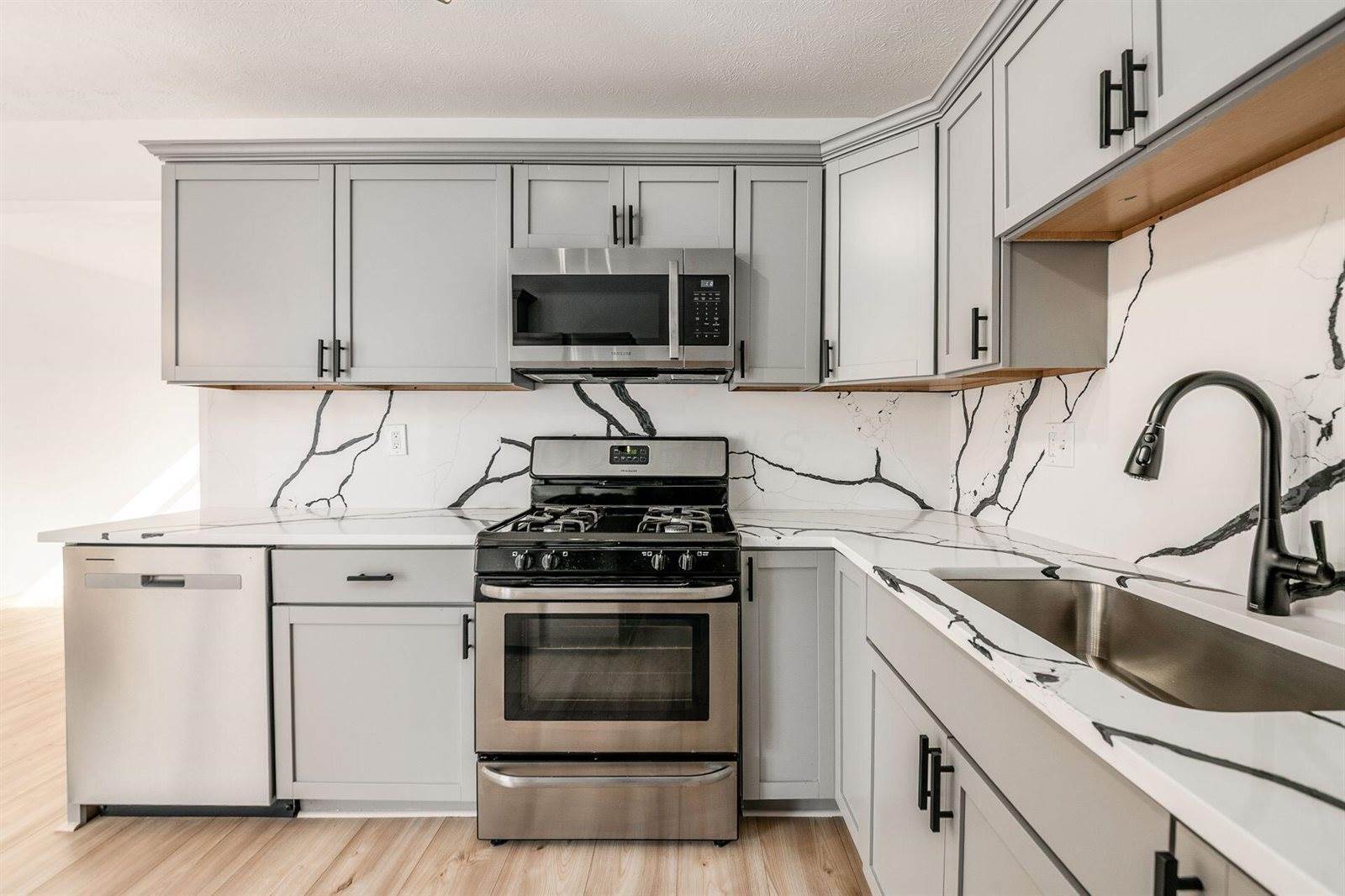 2350 Edenburgh Drive South, Columbus, OH 43219