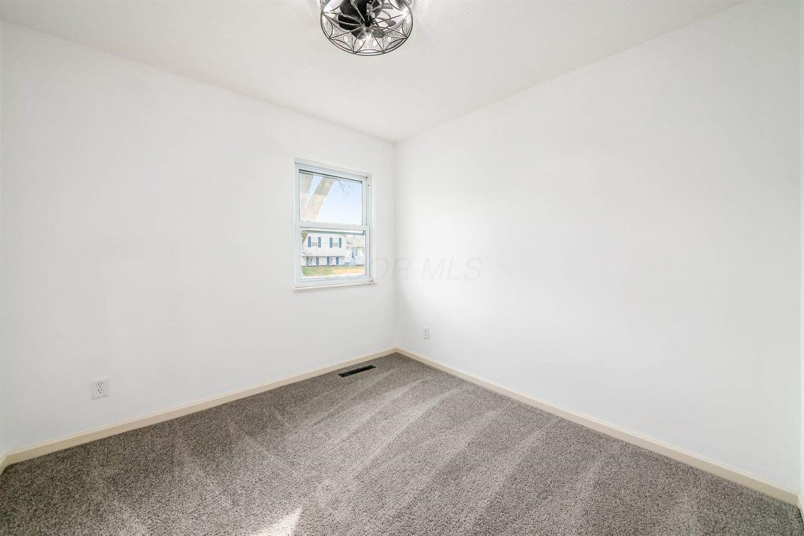 2350 Edenburgh Drive South, Columbus, OH 43219