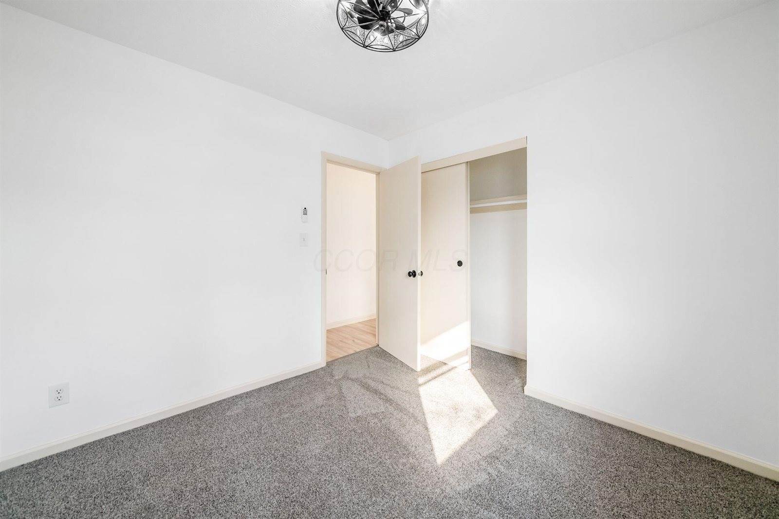 2350 Edenburgh Drive South, Columbus, OH 43219