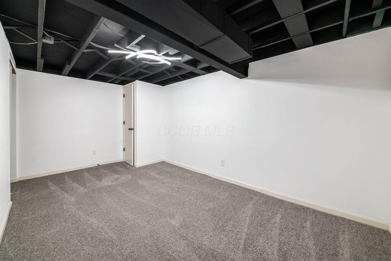 2350 Edenburgh Drive South, Columbus, OH 43219