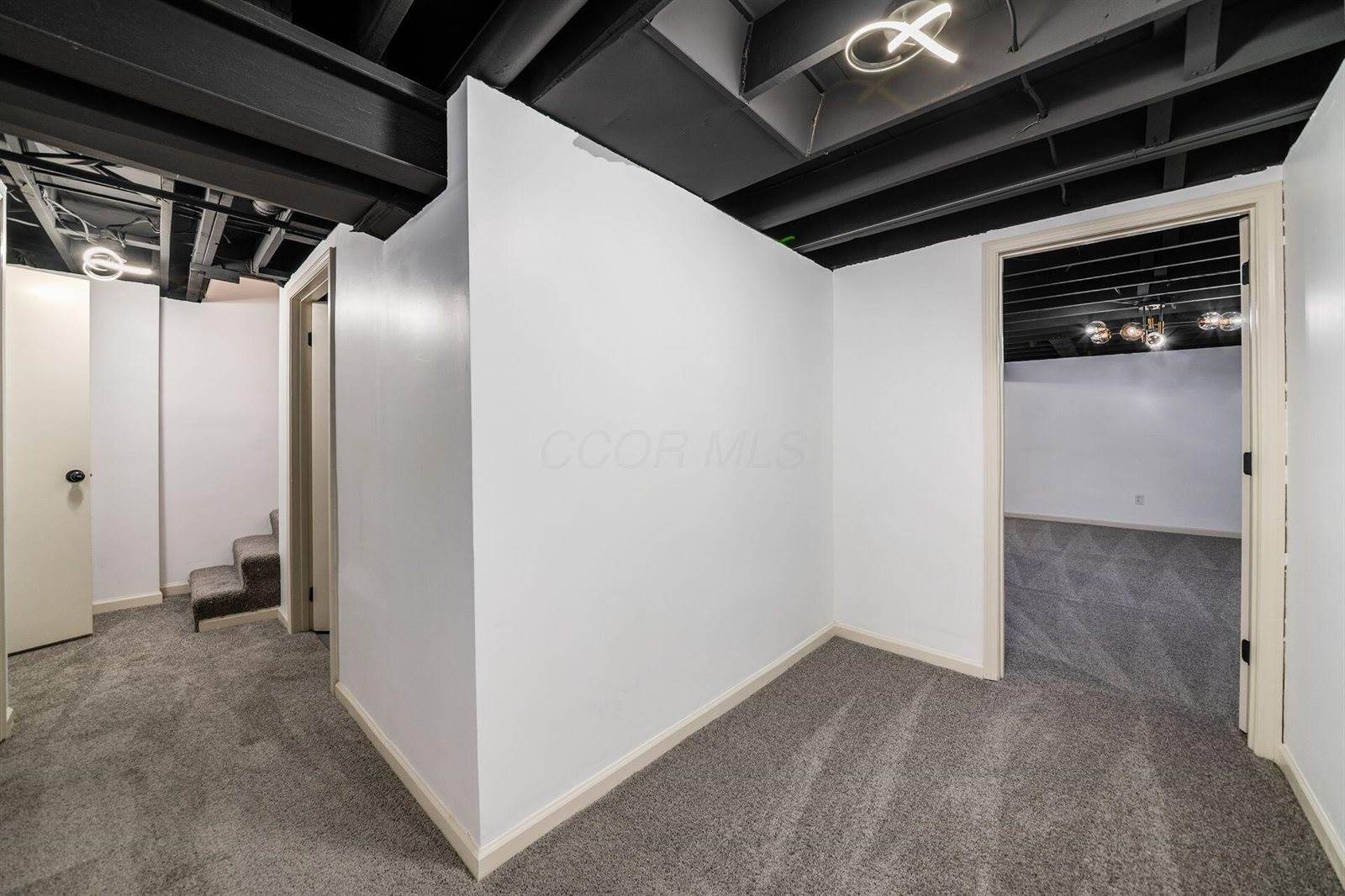 2350 Edenburgh Drive South, Columbus, OH 43219