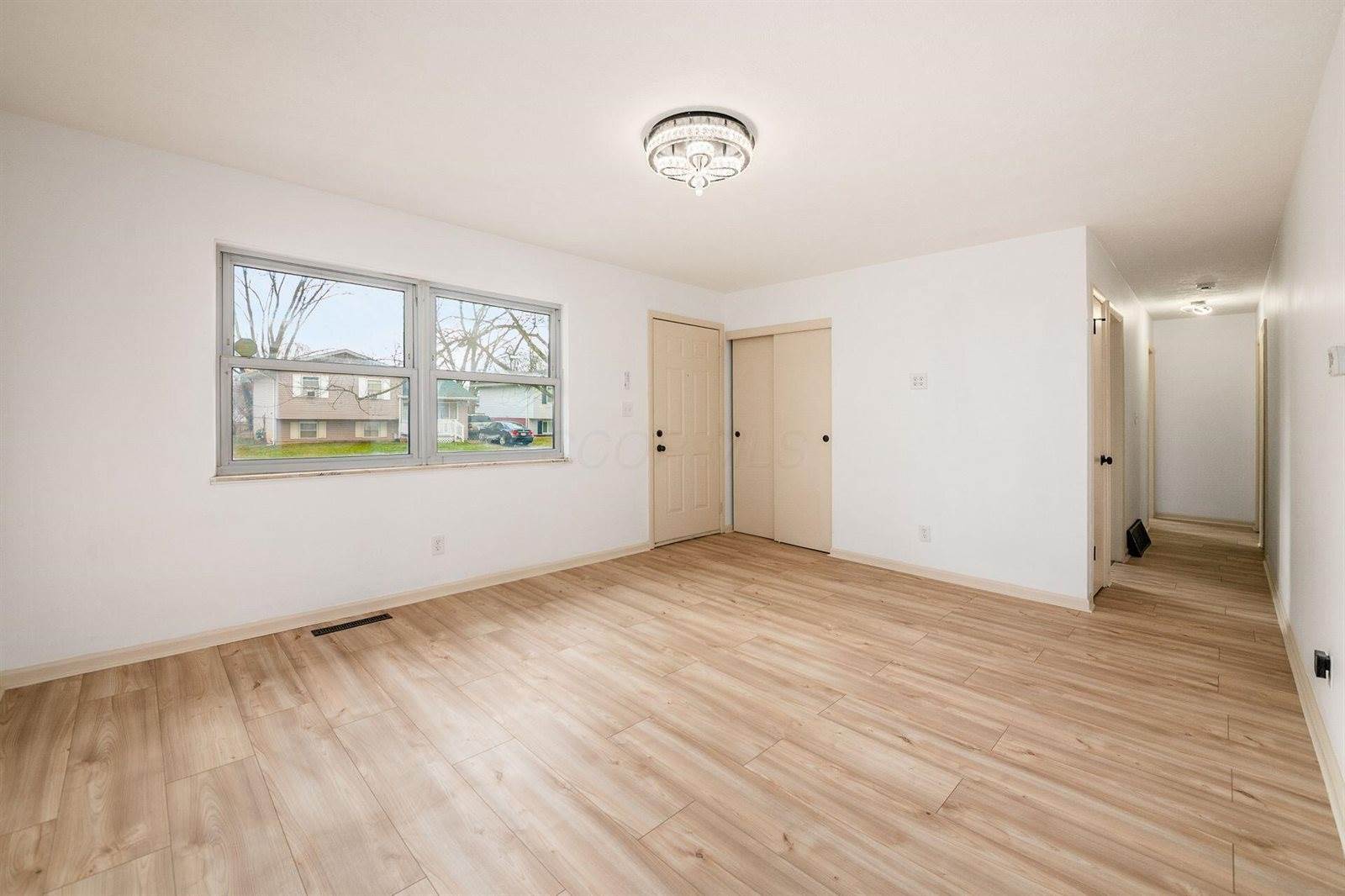 2350 Edenburgh Drive South, Columbus, OH 43219