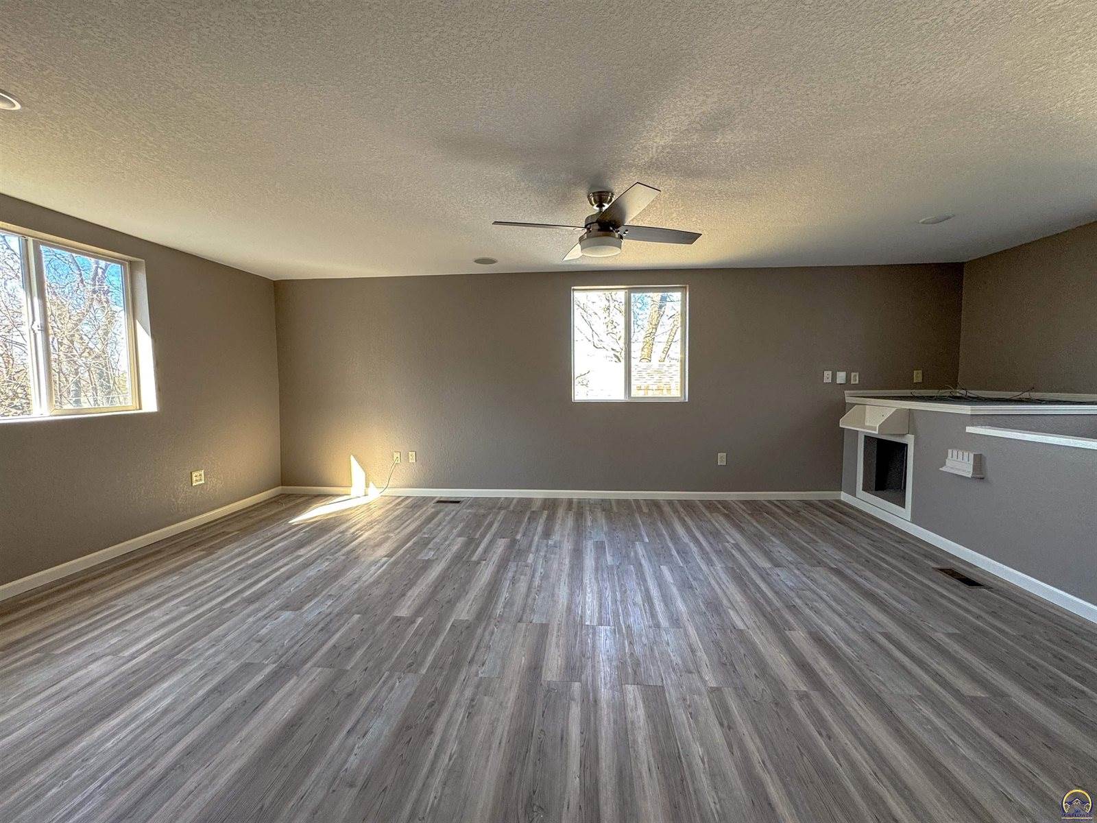 4330 SE 25th ST, Topeka, KS 66605