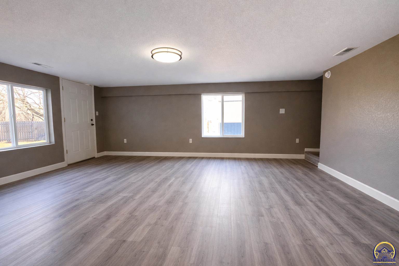 4330 SE 25th ST, Topeka, KS 66605