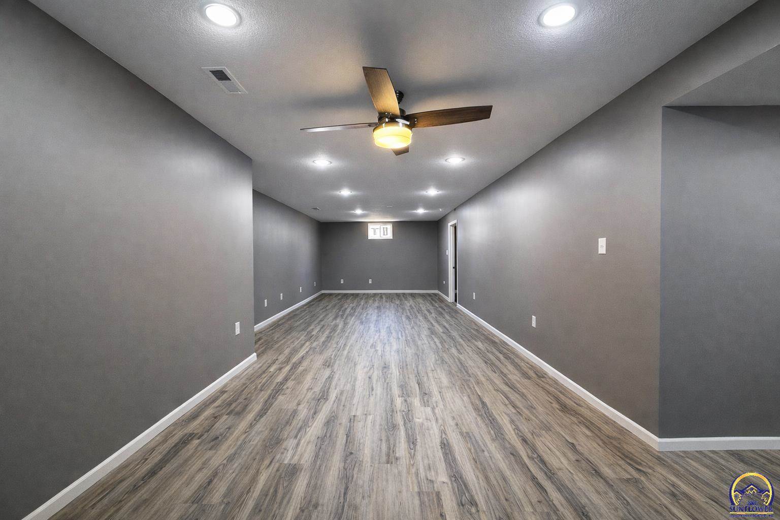 4330 SE 25th ST, Topeka, KS 66605