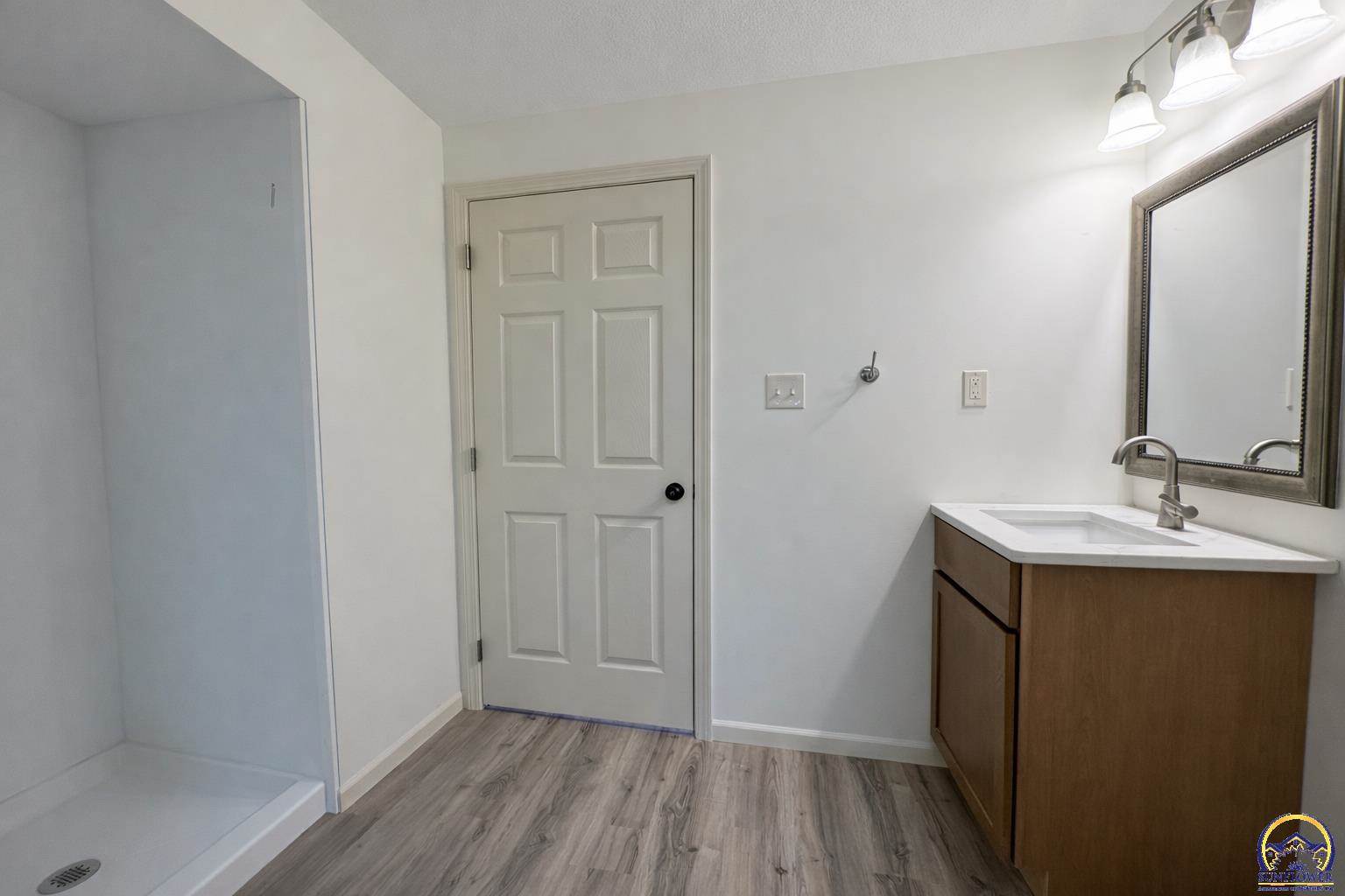 4330 SE 25th ST, Topeka, KS 66605