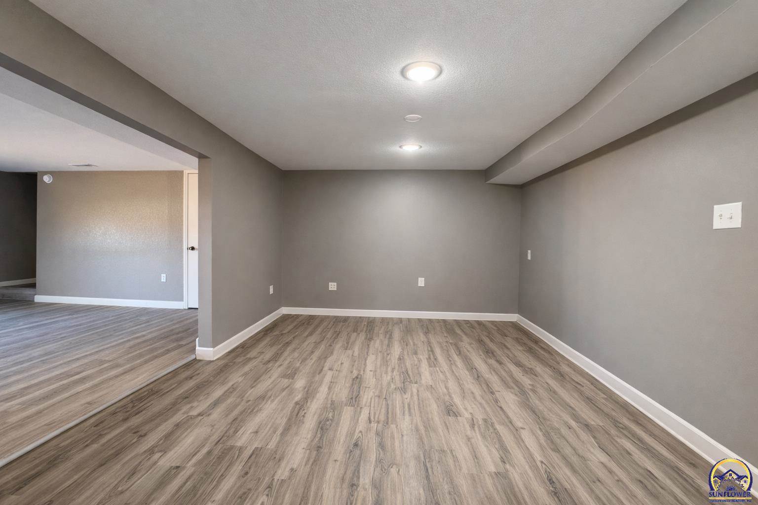 4330 SE 25th ST, Topeka, KS 66605