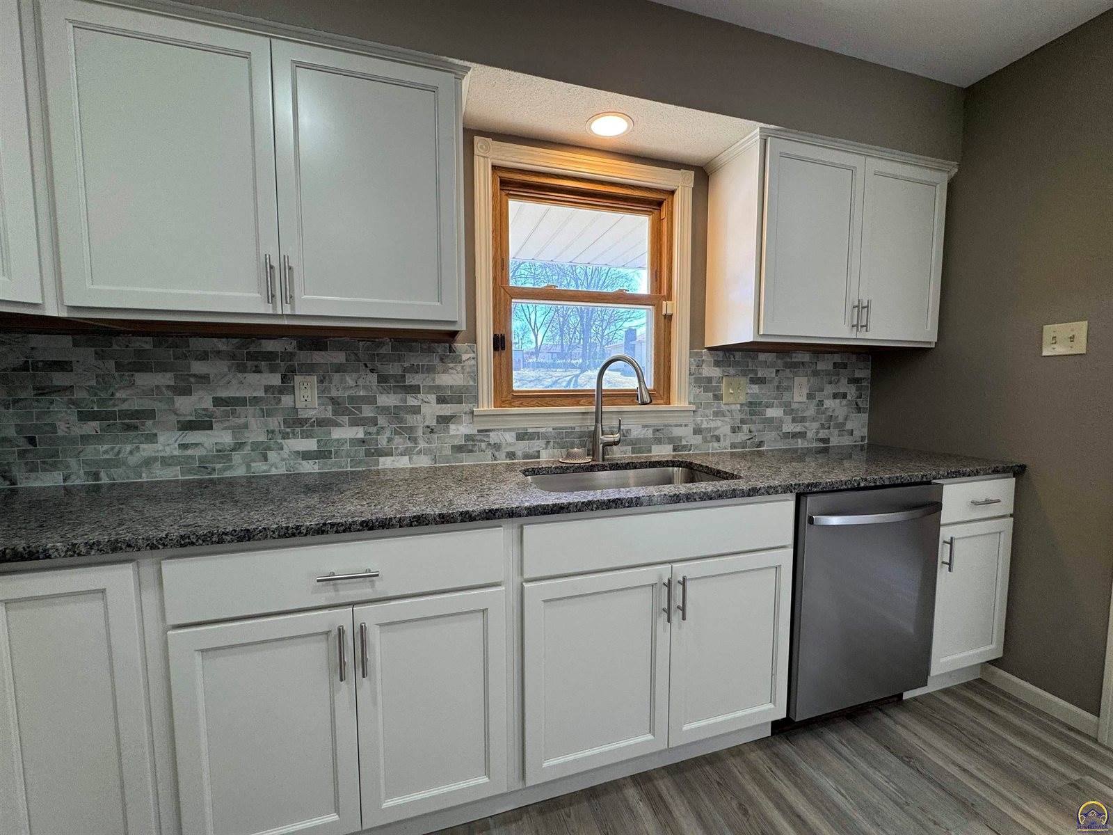 4330 SE 25th ST, Topeka, KS 66605