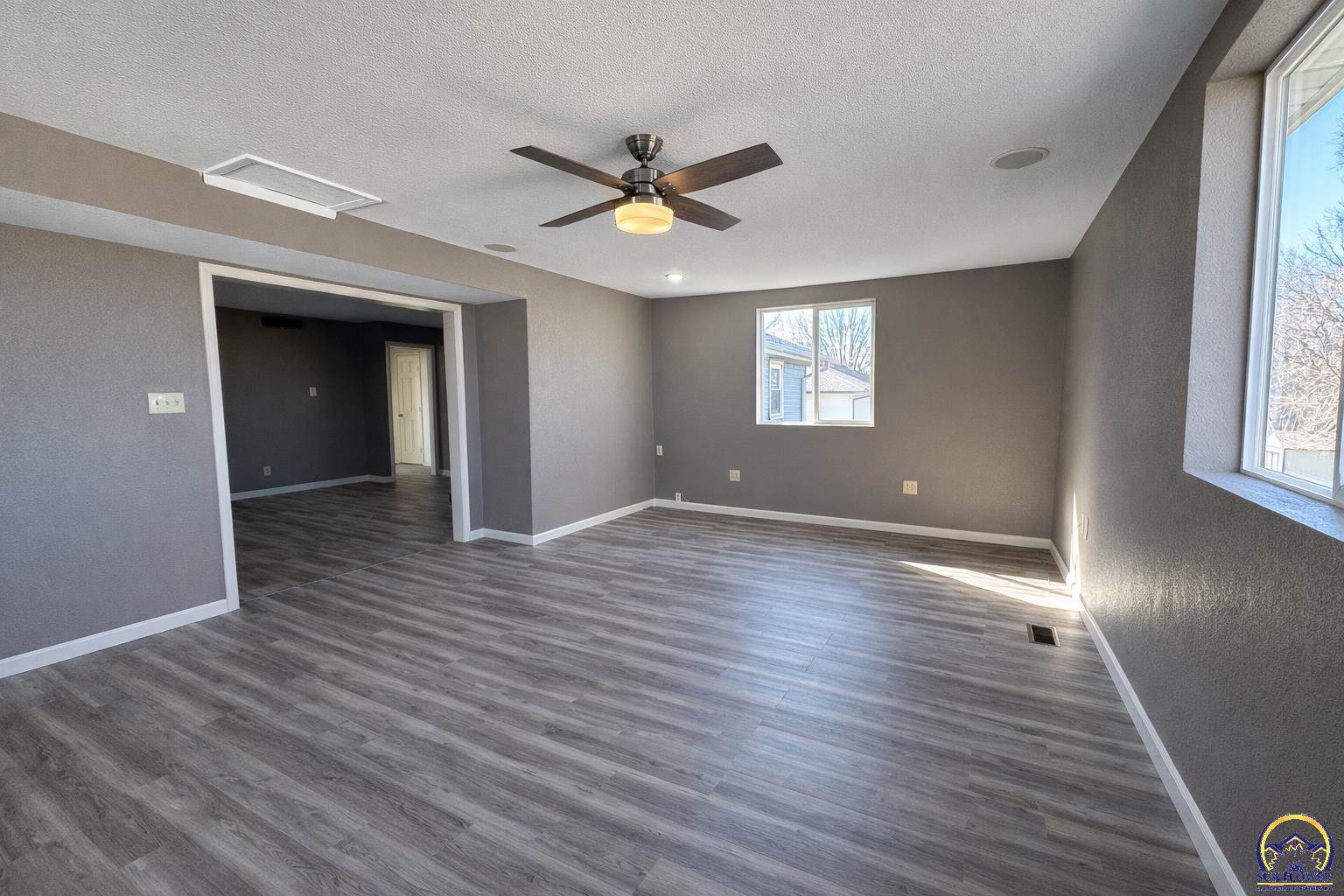 4330 SE 25th ST, Topeka, KS 66605