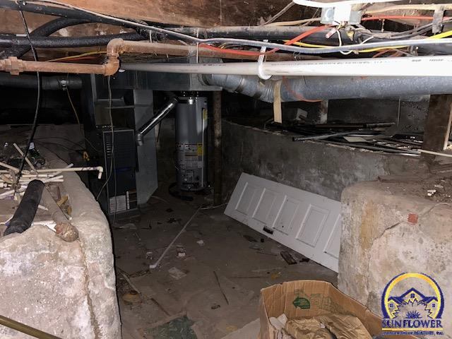 216 SE Lake St, Topeka, KS 66607